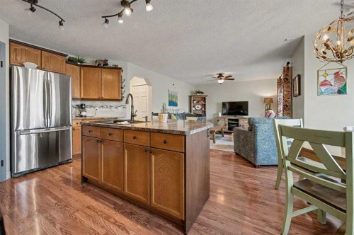 48 Harvest Park Road Ne, Calgary, AB - Indoor Photo Showing Kitchen