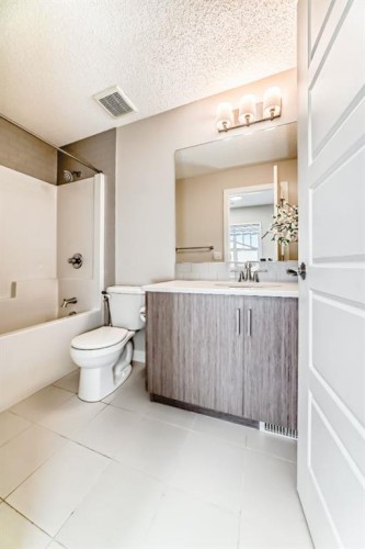 267 Sage Bluff Rise Nw, Calgary, AB - Indoor Photo Showing Bathroom
