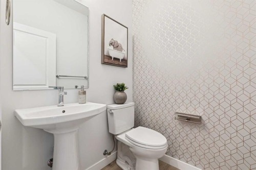 153 Edith Villas Nw, Calgary, AB - Indoor Photo Showing Bathroom