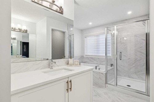 153 Edith Villas Nw, Calgary, AB - Indoor Photo Showing Bathroom