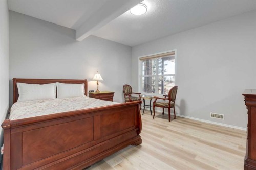 79 Discovery Ridge Park Sw, Calgary, AB - Indoor Photo Showing Bedroom