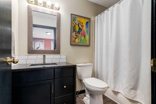 140 Stonegate Close Nw, Airdrie, AB - Indoor Photo Showing Bathroom
