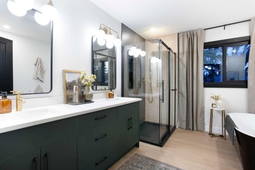 2416 Palliser Drive Sw, Calgary, AB - Indoor Photo Showing Bathroom