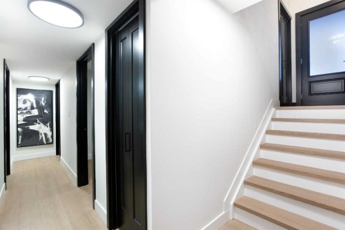 2416 Palliser Drive Sw, Calgary, AB - Indoor Photo Showing Other Room