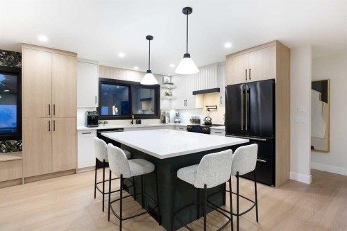 2416 Palliser Drive Sw, Calgary, AB - Indoor