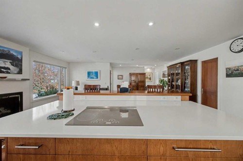 7331 Silver Mead Road Nw, Calgary, AB - Indoor Photo Showing Kitchen