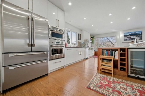 7331 Silver Mead Road Nw, Calgary, AB - Indoor Photo Showing Kitchen With Upgraded Kitchen