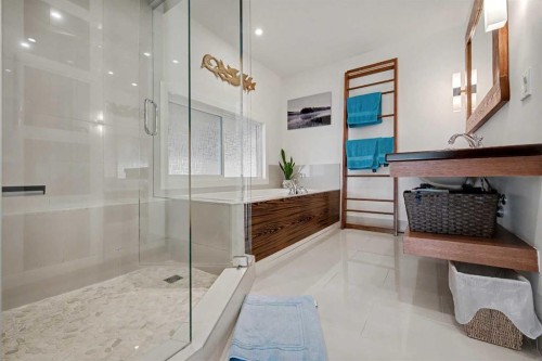 7331 Silver Mead Road Nw, Calgary, AB - Indoor Photo Showing Bathroom