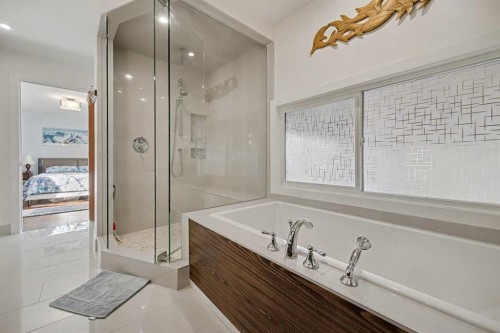 7331 Silver Mead Road Nw, Calgary, AB - Indoor Photo Showing Bathroom