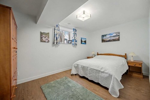 7331 Silver Mead Road Nw, Calgary, AB - Indoor Photo Showing Bedroom