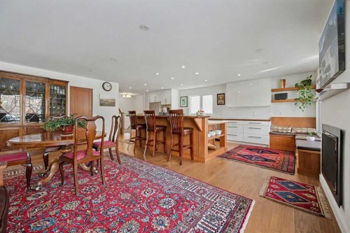 7331 Silver Mead Road Nw, Calgary, AB - Indoor Photo Showing Dining Room