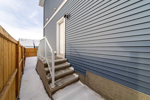 27 Iris Crescent, Okotoks, AB - Outdoor With Exterior