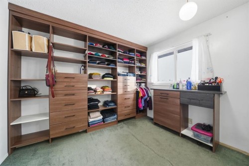 6411 26 Avenue Ne, Calgary, AB - Indoor