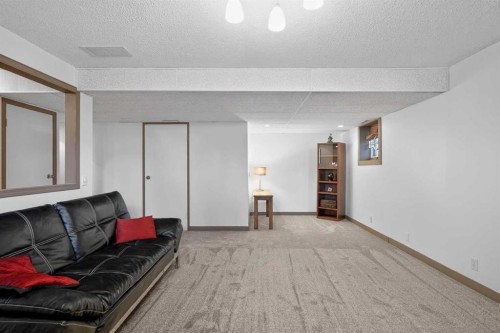 16 Rundleson Way Ne, Calgary, AB 