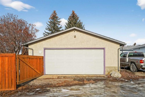 16 Rundleson Way Ne, Calgary, AB 