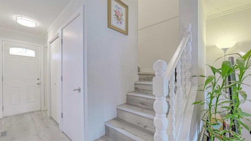 559 Abinger Road Ne, Calgary, AB 