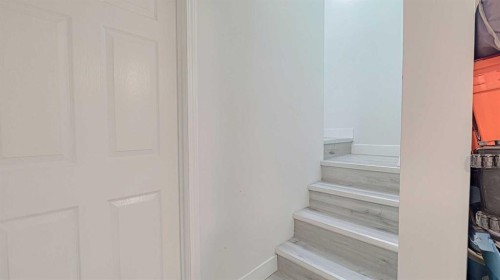 559 Abinger Road Ne, Calgary, AB 