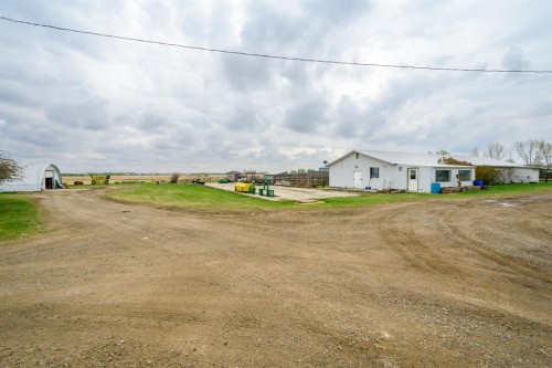 30319 Highway 2A, Carstairs, AB - Outdoor