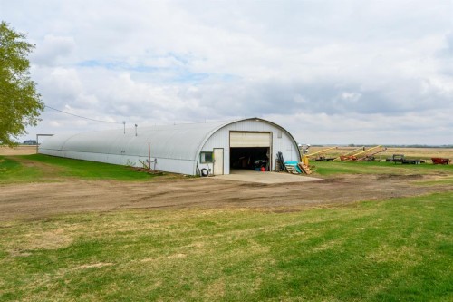 30319 Highway 2A, Carstairs, AB - Outdoor