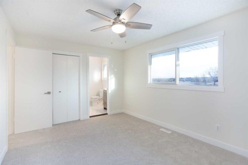 14668 Deer Run Drive Se, Calgary, AB - Indoor Photo Showing Other Room