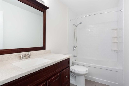 14668 Deer Run Drive Se, Calgary, AB - Indoor Photo Showing Bathroom