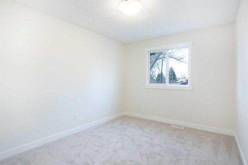 14668 Deer Run Drive Se, Calgary, AB - Indoor Photo Showing Other Room