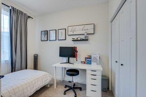 145 Lucas Crescent Nw, Calgary, AB - Indoor Photo Showing Bedroom