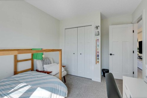145 Lucas Crescent Nw, Calgary, AB - Indoor Photo Showing Bedroom