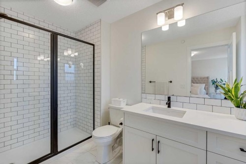 145 Lucas Crescent Nw, Calgary, AB - Indoor Photo Showing Bathroom