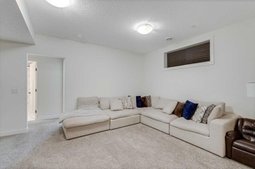 145 Lucas Crescent Nw, Calgary, AB - Indoor Photo Showing Living Room