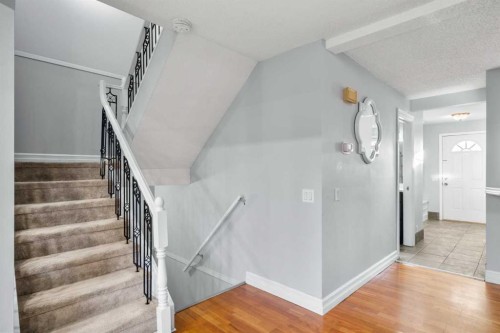 15-200 Shawnessy Drive Sw, Calgary, AB - Indoor Photo Showing Other Room