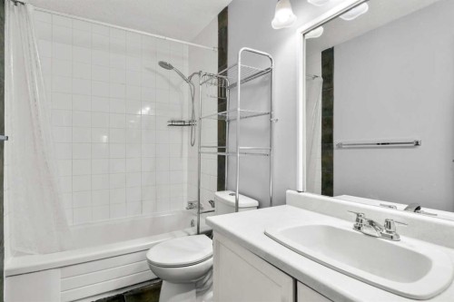 15-200 Shawnessy Drive Sw, Calgary, AB - Indoor Photo Showing Bathroom