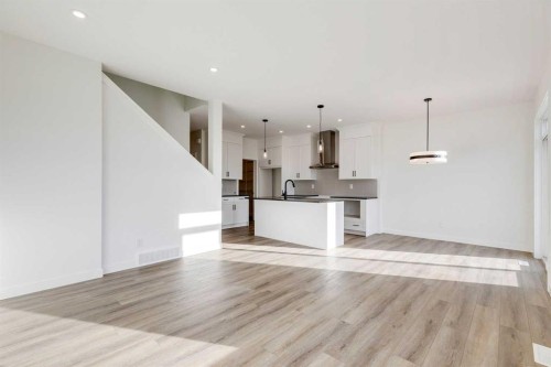 307 Dawson Dock Way, Chestermere, AB - Indoor Photo Showing Kitchen