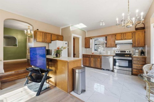 2314 Richmond Road Sw, Calgary, AB - Indoor Photo Showing Kitchen