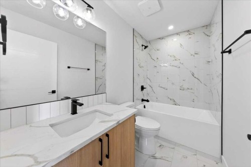 11 Lakewood Way, Strathmore, AB - Indoor Photo Showing Bathroom