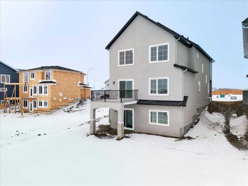 11 Lakewood Way, Strathmore, AB - Outdoor