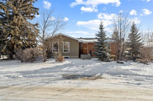 4617 48 Street, Olds, AB - Outdoor
