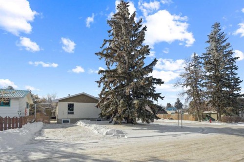 4617 48 Street, Olds, AB - Outdoor