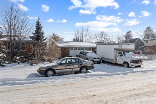 4617 48 Street, Olds, AB - Outdoor
