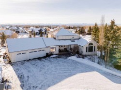 15 Blueridge Close  Rural Rocky View County, AB T3L 2P4