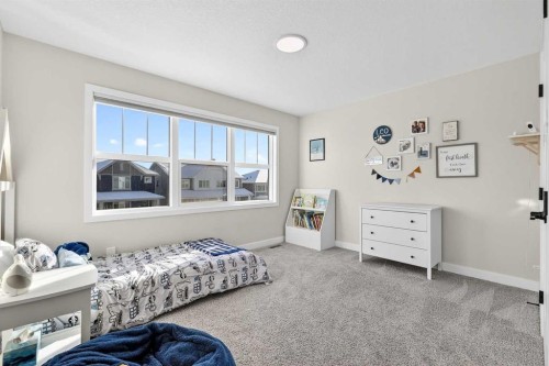 57 Legacy Reach View Se, Calgary, AB - Indoor Photo Showing Bedroom