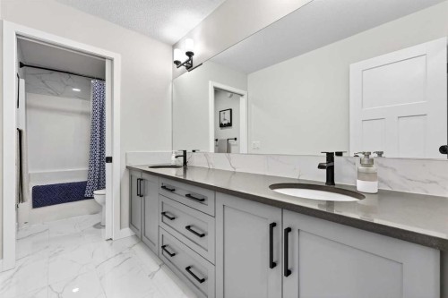 57 Legacy Reach View Se, Calgary, AB - Indoor Photo Showing Bathroom