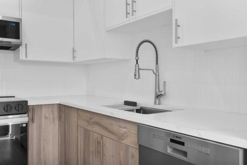 7 Prominence View Sw, Calgary, AB - Indoor Photo Showing Kitchen