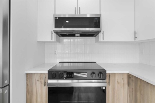 7 Prominence View Sw, Calgary, AB - Indoor Photo Showing Kitchen