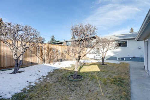 5611 Maidstone Crescent Ne, Calgary, AB - Outdoor