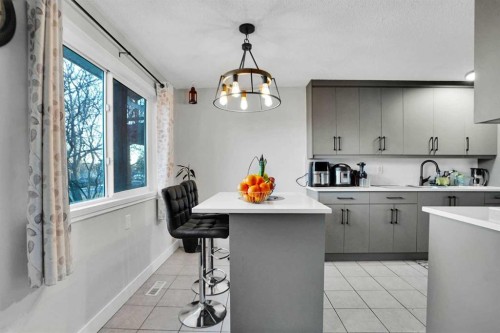 88 Abingdon Crescent Ne, Calgary, AB - Indoor Photo Showing Other Room