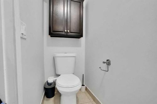 88 Abingdon Crescent Ne, Calgary, AB - Indoor Photo Showing Bathroom