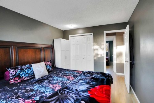 88 Abingdon Crescent Ne, Calgary, AB - Indoor Photo Showing Bedroom