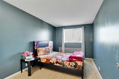 88 Abingdon Crescent Ne, Calgary, AB - Indoor Photo Showing Bedroom