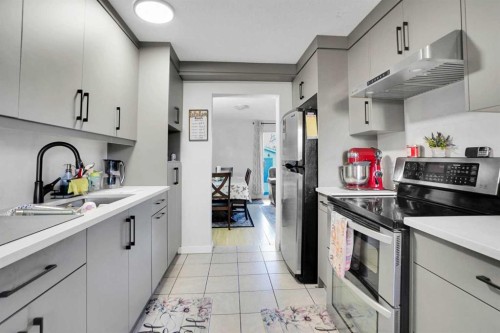 88 Abingdon Crescent Ne, Calgary, AB - Indoor Photo Showing Kitchen With Upgraded Kitchen